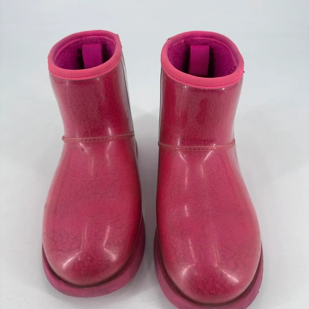 UGG style rain